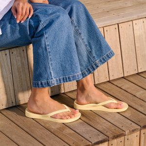 Womens-Lemon-Thongs-2-optimised.jpg